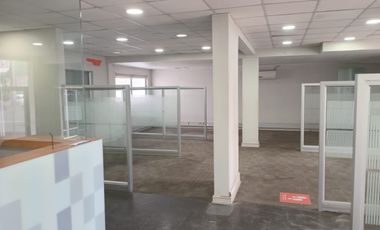 Gran Local Comercial en centro de Viña del mar, bancos, universidades.-