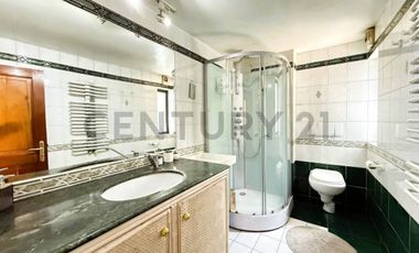 Se arrienda casa, Sector Los Domínicos, Las Condes