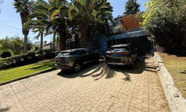 Se arrienda casa, Sector Los Domínicos, Las Condes