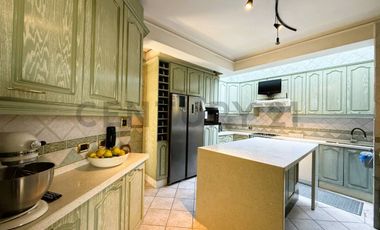 Se arrienda casa, Sector Los Domínicos, Las Condes