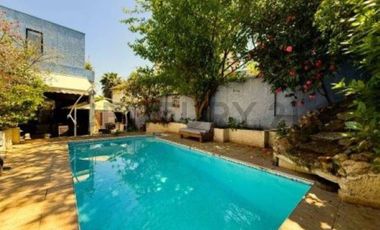 Se arrienda casa, Sector Los Domínicos, Las Condes