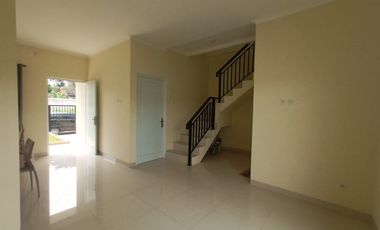 Townhouse ada Siaphuni 12 unit dkt Kotawisata Cibubur