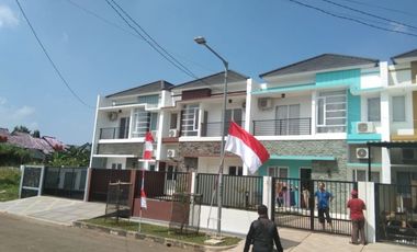 Townhouse ada Siaphuni 12 unit dkt Kotawisata Cibubur