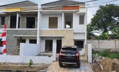 Townhouse ada Siaphuni 12 unit dkt Kotawisata Cibubur