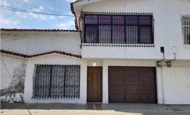 Casa de dos pisos en venta y permuta Barrio Santa Rita Palmira Valle