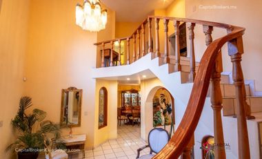 Casa en Venta en Bugambilias cerca centro comercial zona sur