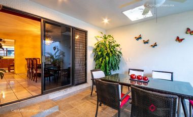 Casa en Venta en Bugambilias cerca centro comercial zona sur