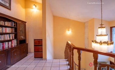 Casa en Venta en Bugambilias cerca centro comercial zona sur