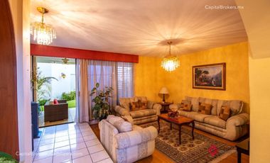 Casa en Venta en Bugambilias cerca centro comercial zona sur