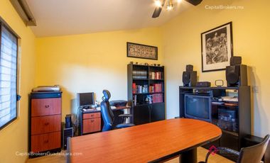 Casa en Venta en Bugambilias cerca centro comercial zona sur