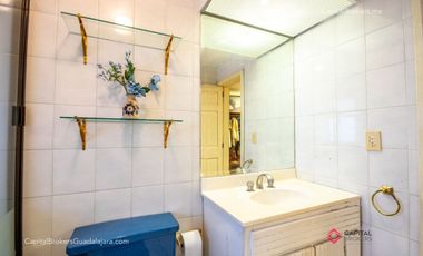 Casa en Venta en Bugambilias cerca centro comercial zona sur