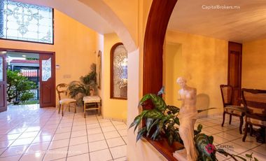 Casa en Venta en Bugambilias cerca centro comercial zona sur