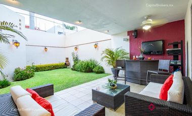 Casa en Venta en Bugambilias cerca centro comercial zona sur