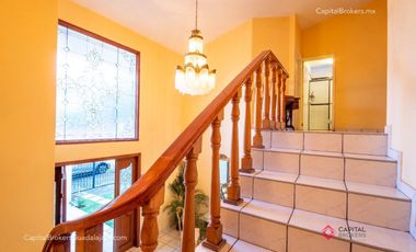 Casa en Venta en Bugambilias cerca centro comercial zona sur