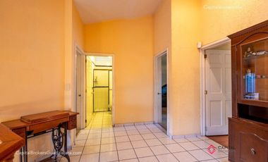 Casa en Venta en Bugambilias cerca centro comercial zona sur