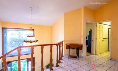 Casa en Venta en Bugambilias cerca centro comercial zona sur