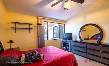 Casa en Venta en Bugambilias cerca centro comercial zona sur