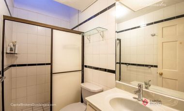 Casa en Venta en Bugambilias cerca centro comercial zona sur