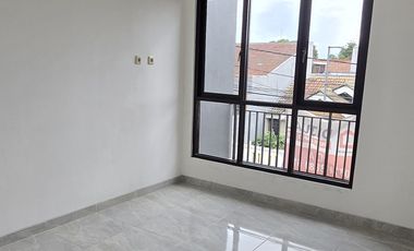 Menarik rumah brand new baru di Nusa Loka BSD CIty