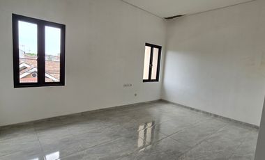 Menarik rumah brand new baru di Nusa Loka BSD CIty