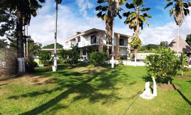 Se vende hermosa quinta en chinauta se permuta hasta un 40%