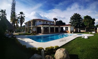 Se vende hermosa quinta en chinauta se permuta hasta un 40%