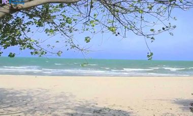 Beachfront Condo in Hua Hin with Stunning Sea View