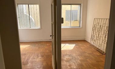 Oficina en Venta en Huerfanos con paseo ahumada