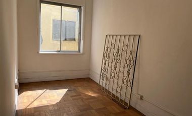 Oficina en Venta en Huerfanos con paseo ahumada