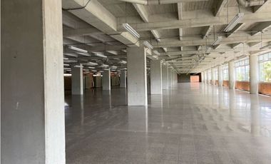 SE ARRIENDA OFICINA , SECTOR GUAYABAL