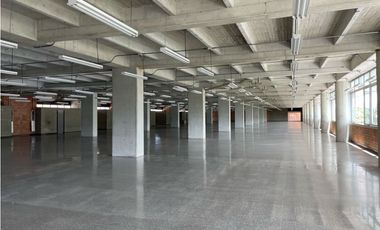 SE ARRIENDA OFICINA , SECTOR GUAYABAL