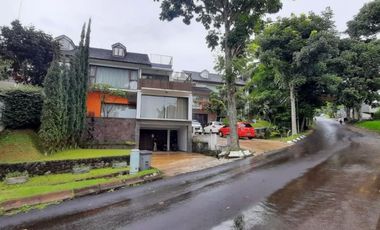 Vila mewah Dago Resort LUX dengan private pool hanya 6 juta/ malam