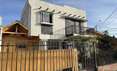 Amplia casa en venta Regularizada