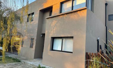 Alquiler casa 5 dormitorios en el Centauro