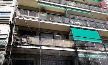 Excelente departamento a mts. estación Acassuso