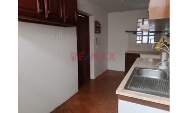 Acogedor Y Amplio Departamento En Urb. Santa Edelmira (3Er Piso)