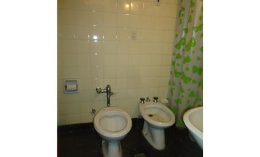 Piso 4 ambientes con dependencia Zona: Microcentro