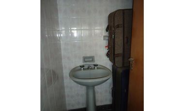 Piso 4 ambientes con dependencia Zona: Microcentro