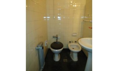 Piso 4 ambientes con dependencia Zona: Microcentro