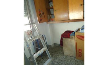 Piso 4 ambientes con dependencia Zona: Microcentro