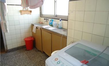 Piso 4 ambientes con dependencia Zona: Microcentro