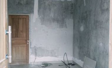 DIJUAL RUMAH SIAP HUNI TENGAH KOTA 2 LANTAI HARGA MURAH