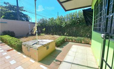 VENDO CASA CON POZO EN LAS LOMAS