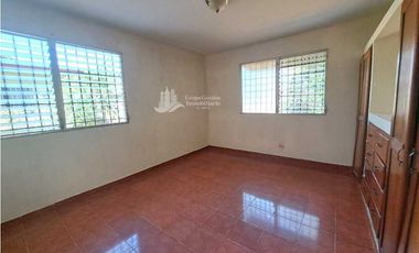 VENDO CASA CON POZO EN LAS LOMAS