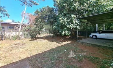 VENDO CASA CON POZO EN LAS LOMAS