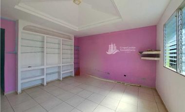 VENDO CASA CON POZO EN LAS LOMAS