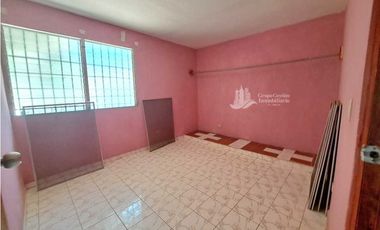 VENDO CASA CON POZO EN LAS LOMAS