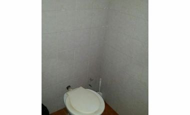 OFICINA DE 33 M² EN TERCER PISO AL CONTRAFRENTE EN PLENO CENTRO DE SAN JUSTO