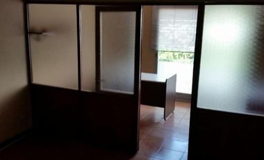 OFICINA DE 33 M² EN TERCER PISO AL CONTRAFRENTE EN PLENO CENTRO DE SAN JUSTO