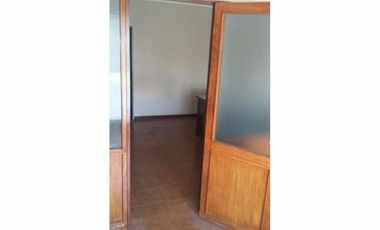 OFICINA DE 33 M² EN TERCER PISO AL CONTRAFRENTE EN PLENO CENTRO DE SAN JUSTO